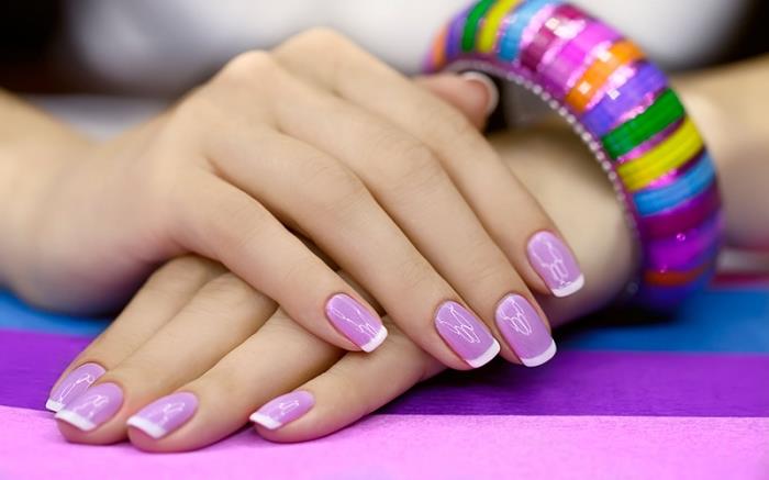 vijolična različica francoske manikure, zamislite, katero barvo uporabiti za izdelavo francoske manikure v trendovski barvi