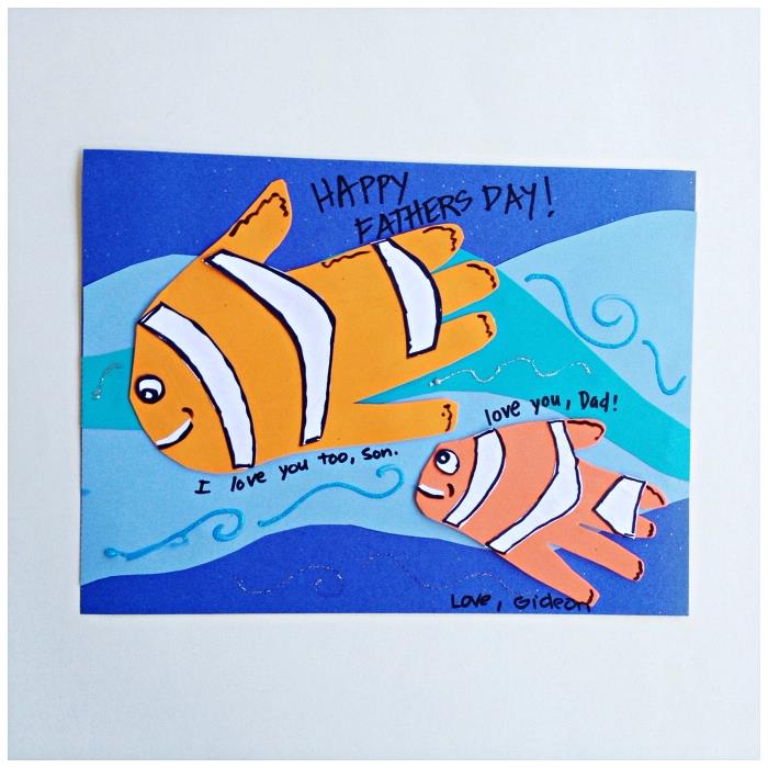 Anaokulunda yapmak için Babalar Günü hediyesi fikri, balık el izleri olan bir deniz havası Babalar Günü kartı