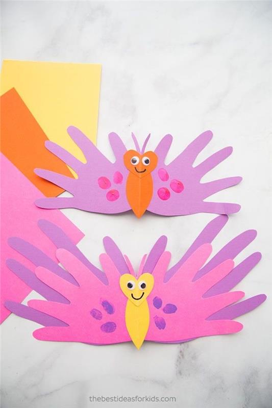 rožinės ir violetinės spalvos rankų darbo popieriaus atspaudai su taškeliais, piešiančiais judančias akis, geltonai oranžinis popierius