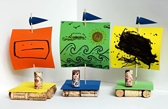 mantarlı ve kağıt yelkenli küçük el yapımı tekneler, 2 yaş için babalar günü hediyesi fikri