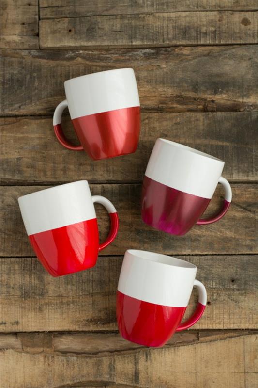 kış manuel etkinliği, beyaz bir kahve kupasını nasıl özelleştireceğinize dair fikir, bir kupayı iki tonlu boya ile kişiselleştirmek