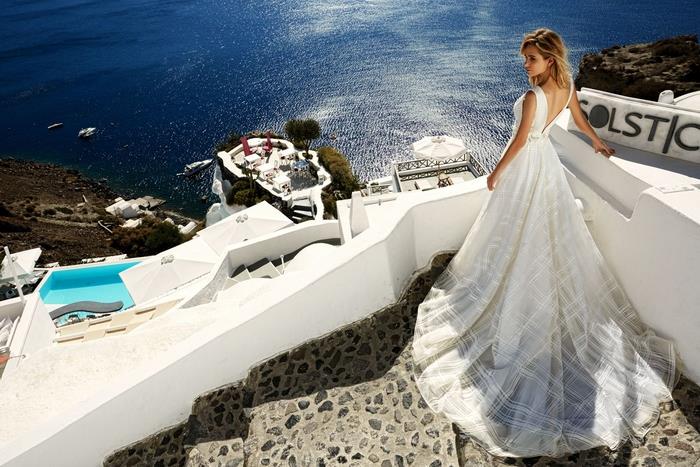 Čudovit pogled na morje v Grčiji, izvirna obleka s kvadratnim vzorcem, romantična poročna obleka, sodobne princese, kul ideja