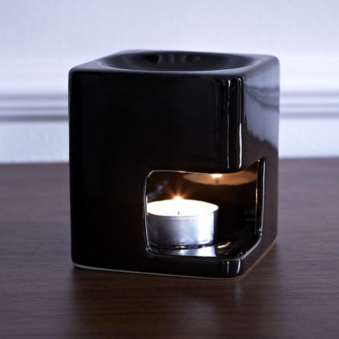 parfem-gorilnik-svečnik-za-zažgati-črne esence