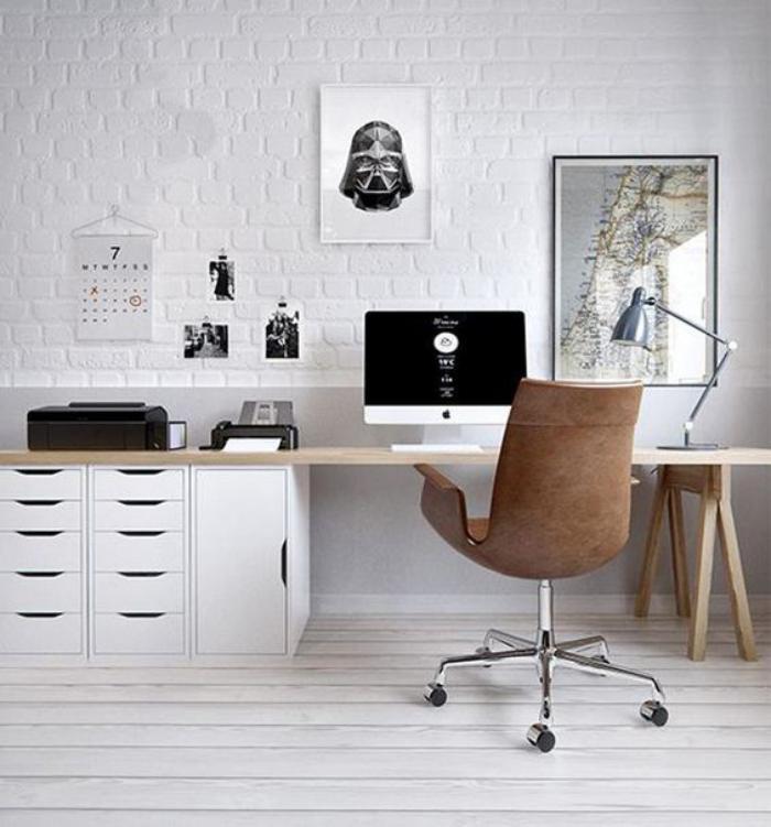 design-desk-with-design-office-stol-in-opečna stena