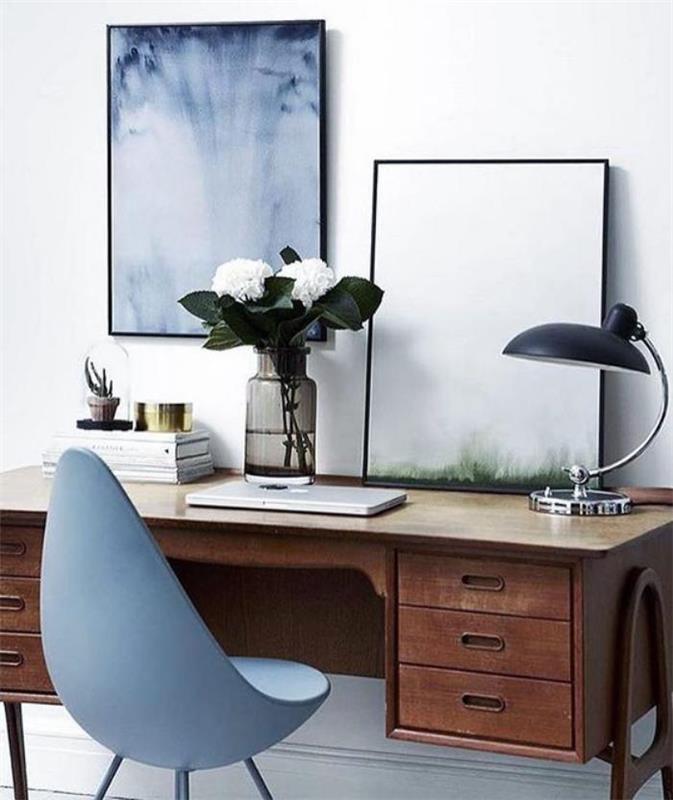 elegantno-modri stol v pisarniškem stilu, sredi stoletja