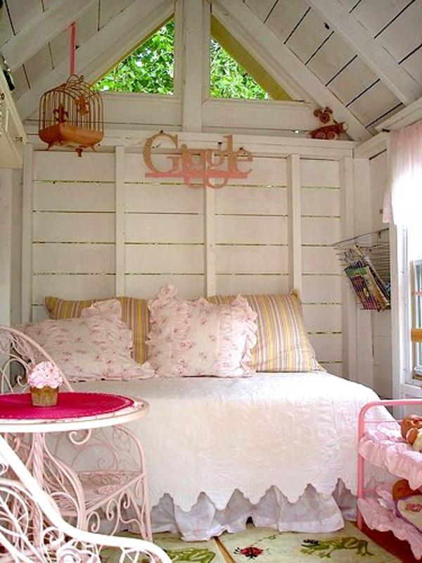 çocuk-pembe-yatak odalı bahçe kulübesi