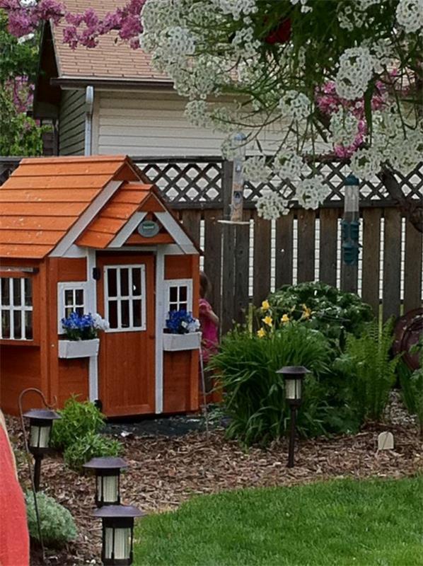 sevimli-turuncu-tasarım-bahçe-kulübe-çocuklar için