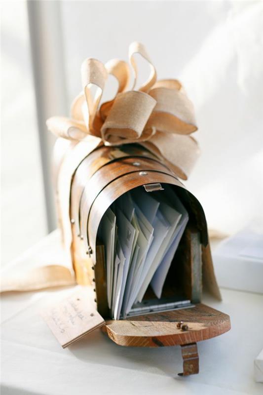 gift-1-year-of-wedding-urn-wedding-heart-how-to-courdelle