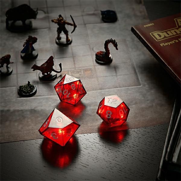 geek-dovanos-kritinis-hit-dice-set-inuse-creative