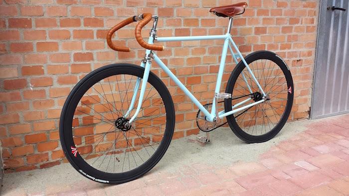 fixi kolo fixie pretvorba fiksna oprema vintage sky blue rjava