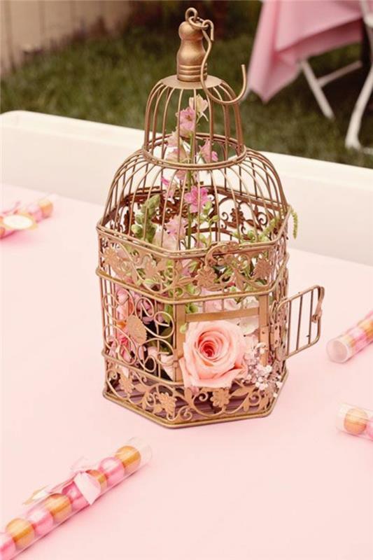 dekoratif-bronz-kuş kafesi-dolu-güllerle