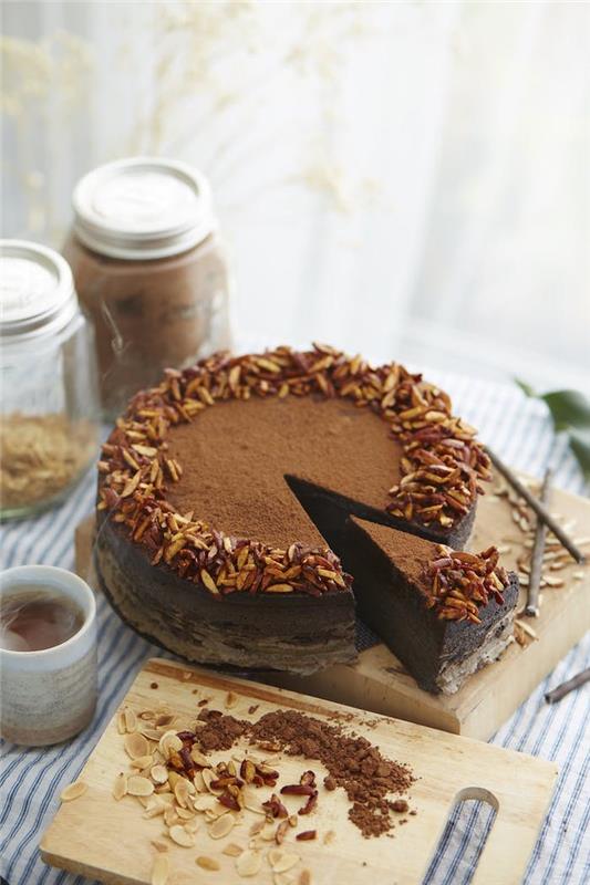 Skanus fondanto šokoladinio pyrago receptas šokolado musse ir šokolado genoise gimtadienio torto receptas