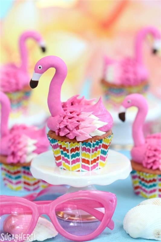 roza flamingo deco, veselo pecivo, skodelice za torte v obliki flamingov, otrokov rojstni dan, plastični kozarci v ostri roza barvi