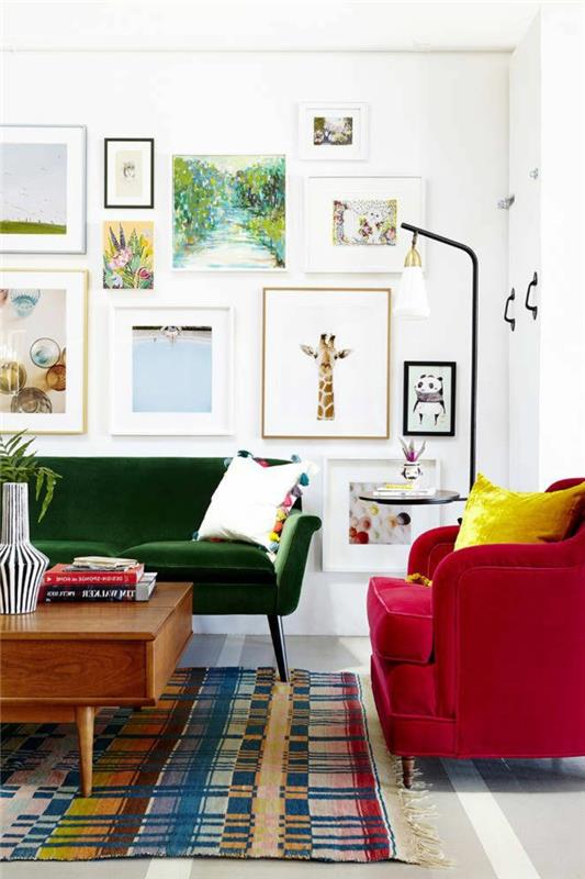 sofos-karmino-spalvos-freskos-modernus-svetainė-spalvinga-kiliminė-sienų freska