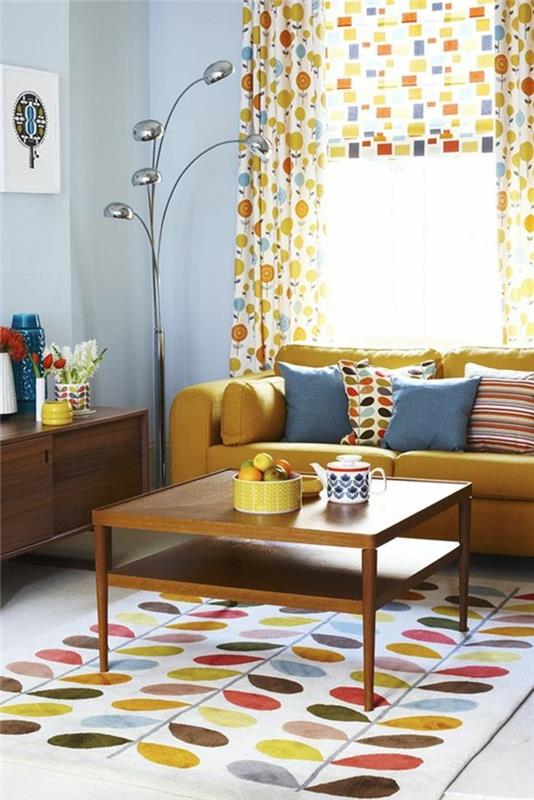 hardal-sarı-kanepe-vintage-oturma odası-renkli-kilim-perdeler