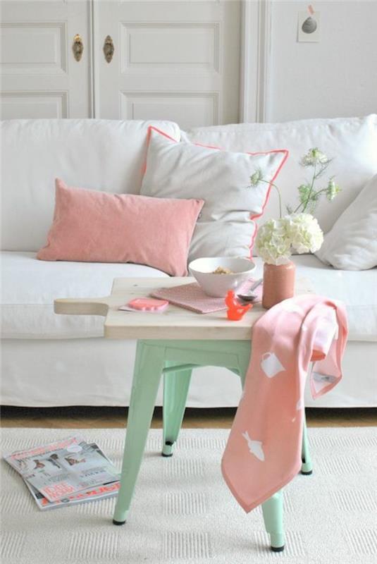 sofa-baltas kilimas-balta-kavos staliukas-svetainė-pagalvėlė-lašiša-rožinė-moderni svetainė