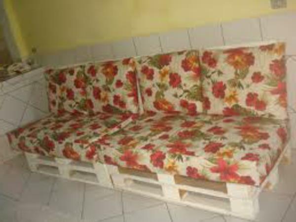 kavč v paleti-deko-de-rose-cvetlični