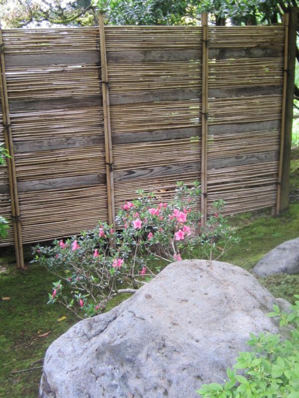 bambuko kanizės ir akmens lentos