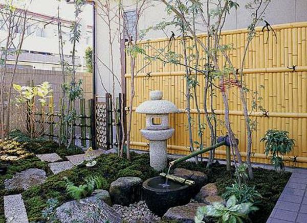 bambuko kanisas-bambuko fontanas ir japoniškas akmeninis žibintas