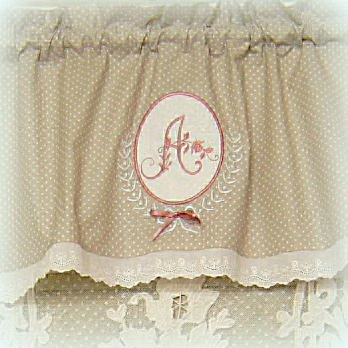 monogramlı-pembe-çeklerle-valans