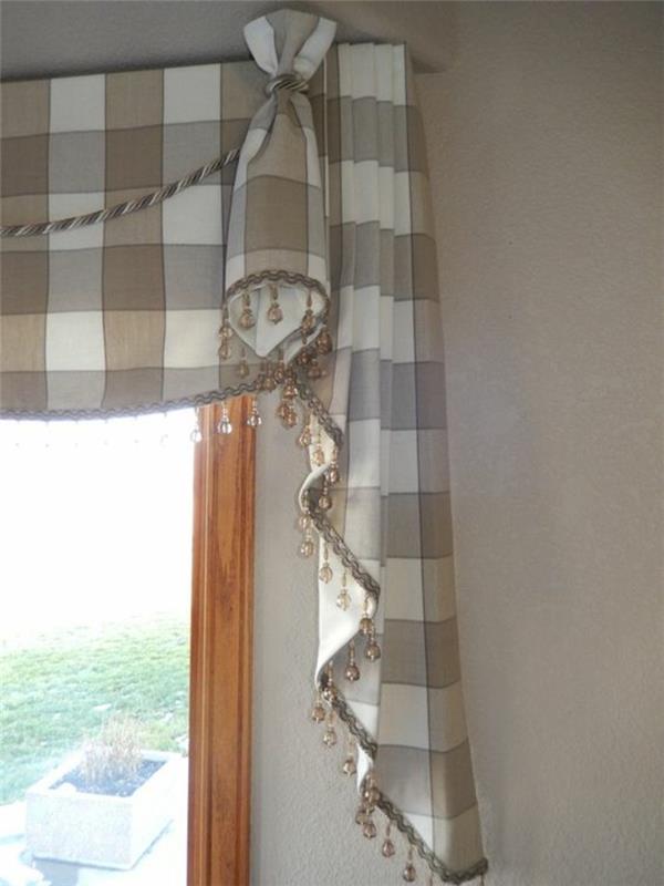 valance-with-pom-poms-in-gri