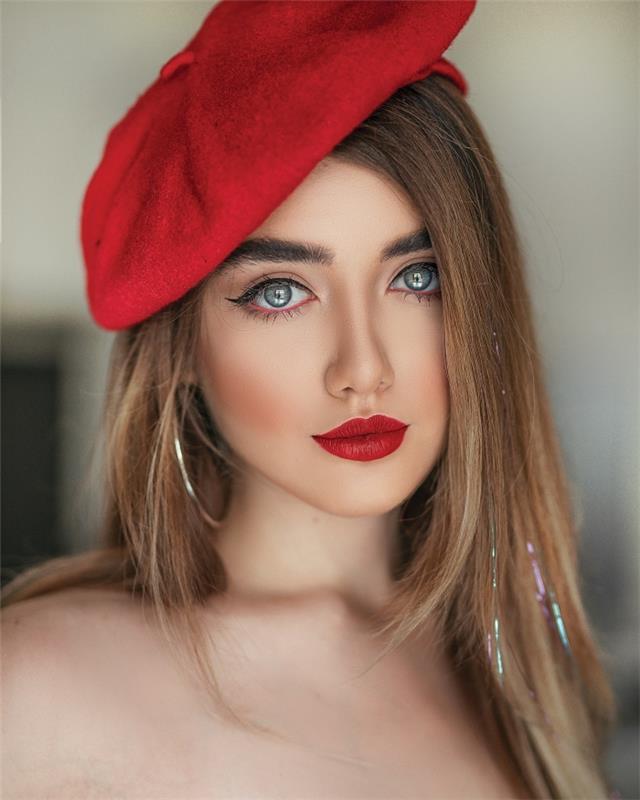 pripomoček za glavo v obliki rdeče baretke za božič, enostavno ličenje z eyelinerjem in golimi senčili