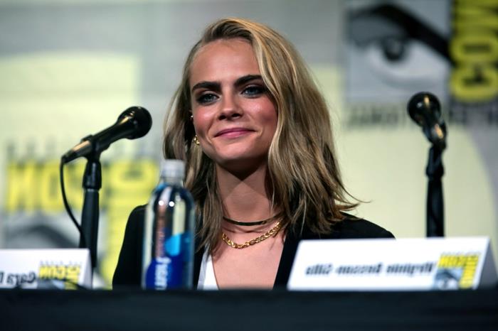 Nasty Gal ve Cara Delevingne bayram sezonu, stil beyanı, basın toplantısı fotoğrafı için mükemmel yeni koleksiyonu piyasaya sürüyor