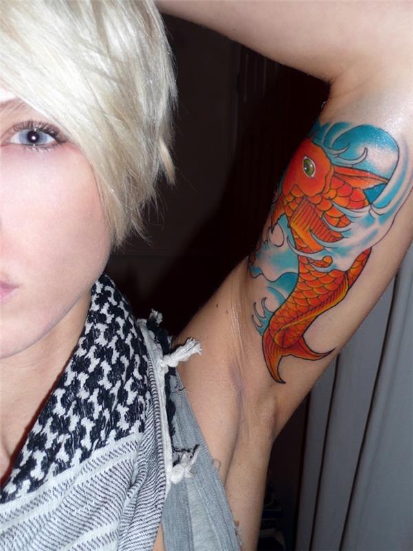 koi tatuiruotė rankos rankovės tatuiruotė žuvis japonija raudona rankovė