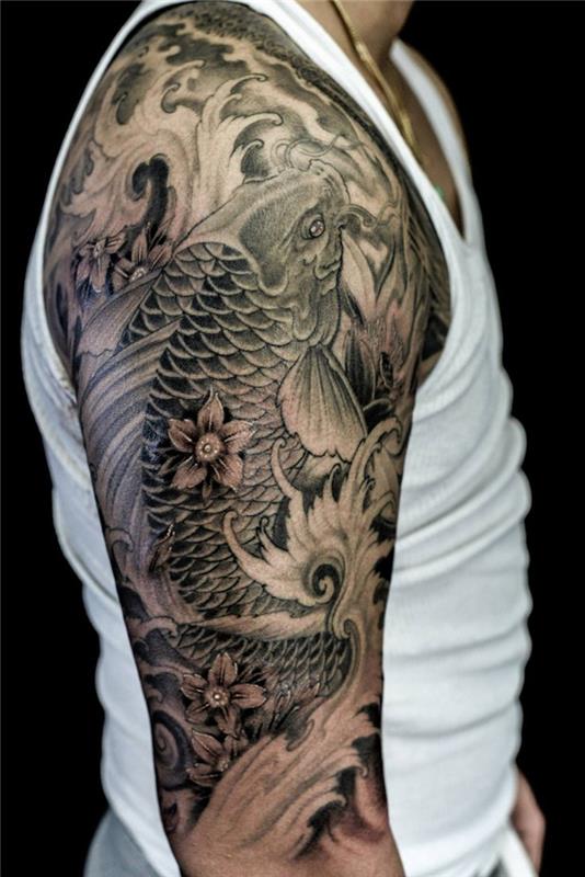 koi karpio tatuiruotė peties rankos rankovė juoda ir balta japoniška tatuiruotė yakuza