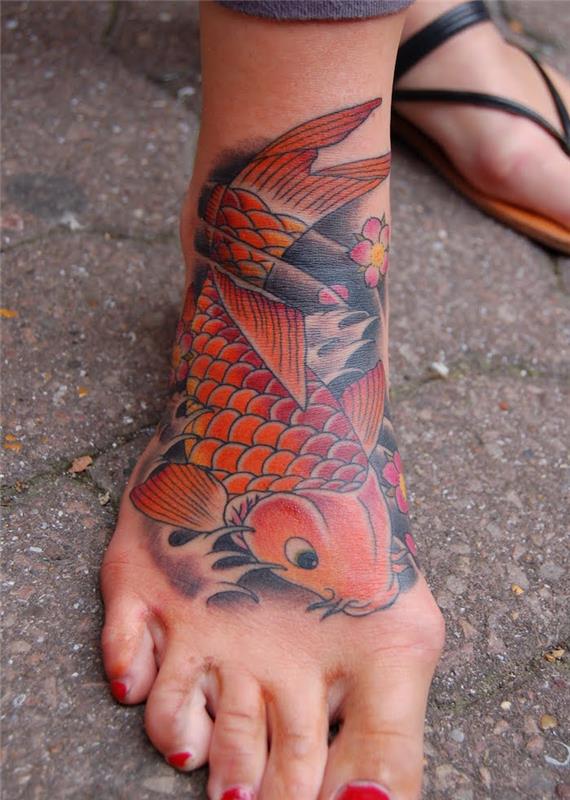 koi karpis tatuiruotė pėda moteris žuvis idėjos tatuiruotė japonų