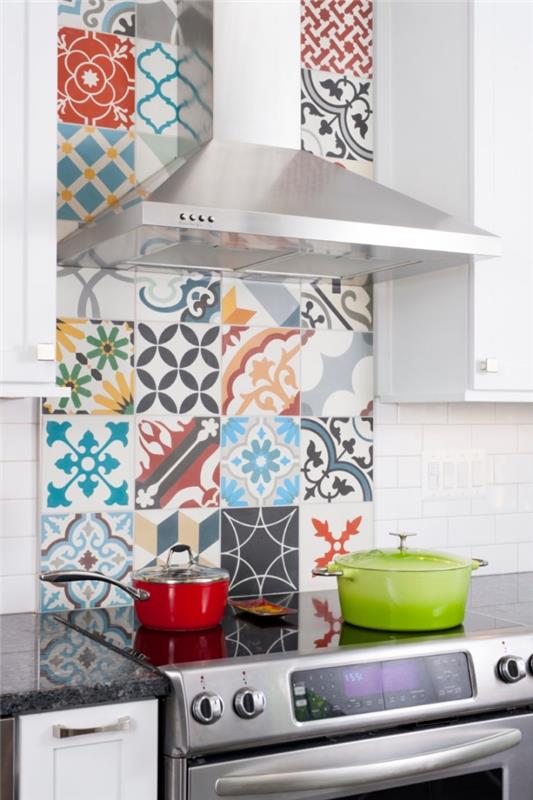 ideja kuhinjskega dekorja, vzorec cementnih ploščic z različnimi vzorci in barvami, ploščice z rastlinskimi in geometrijskimi vzorci