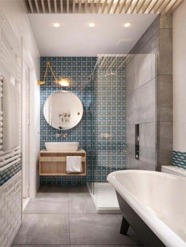beyaz kiremitli-banyo-ayna-yuvarlak-küvet-beyaz