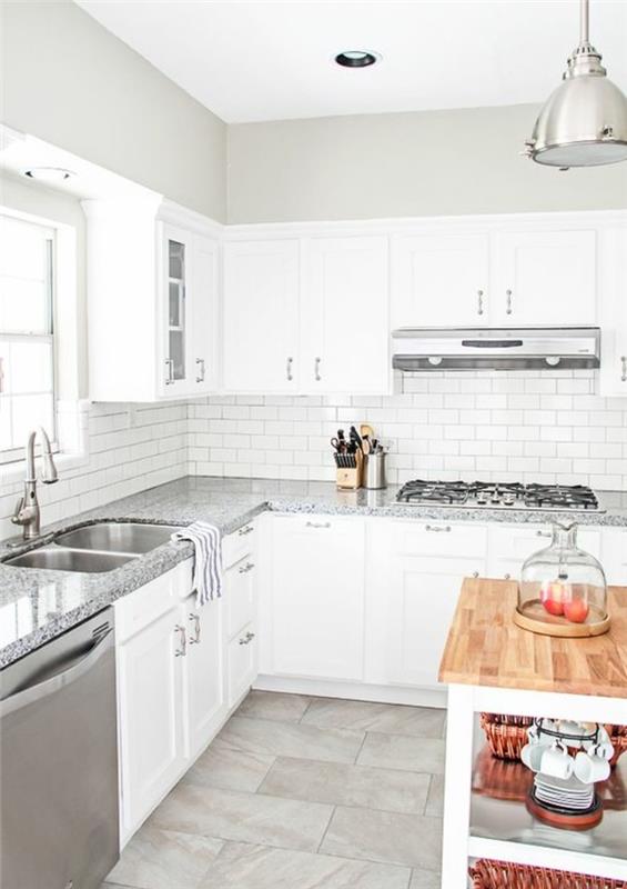 beyaz kiremitli-mutfak-lavabo-beyaz-dolap-elektrikli süpürge