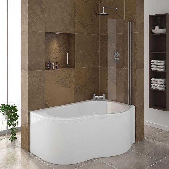 kahverengi karo duvar ve aksesuarlar için nişli duş ve küvetli banyo, duvar nişleri ile sınırlı depolama alanı