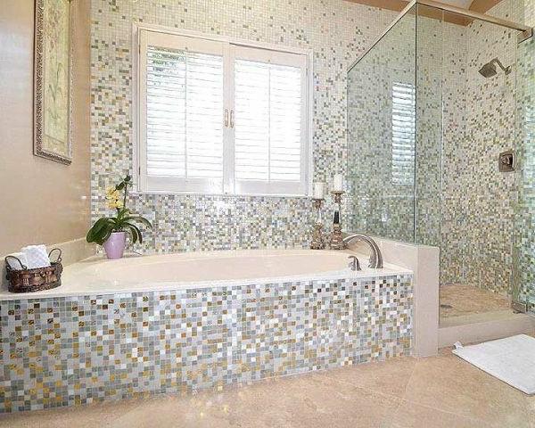 mozaik-ploščice-velika-kad-stilsko-kopalnica