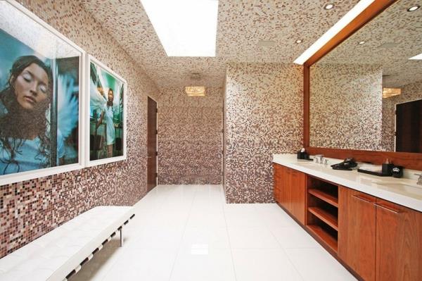 Šiuolaikinės vonios-mozaikos plytelės