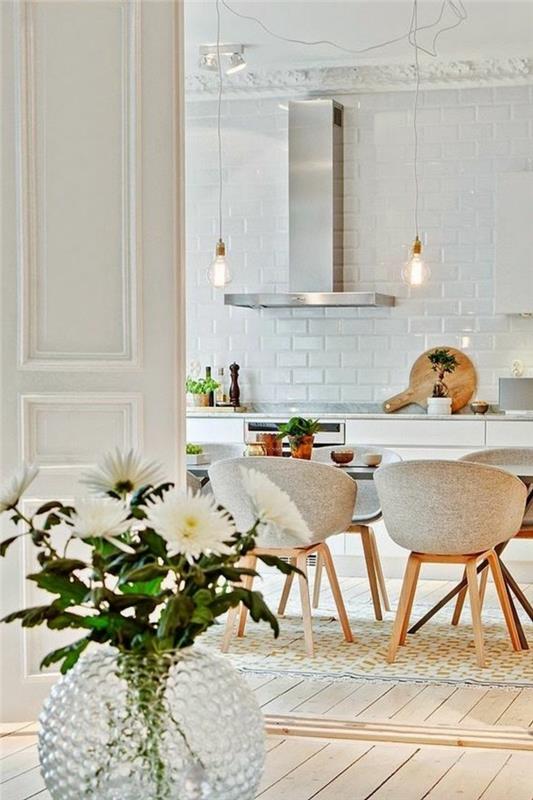 beyaz-metro-fayans-iskandinav-tasarım-mutfak-orijinal-sandalyeler
