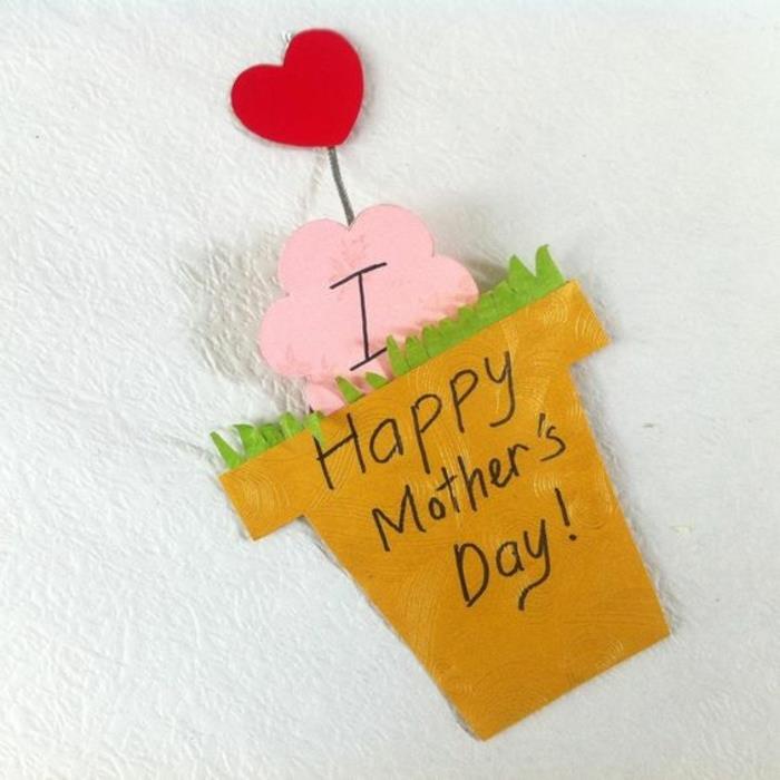 pasidaryti motinos dienos atviruką, geltono popieriaus gėlių vazoną su rožiniu debesiu ir raudona širdimi