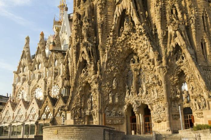 katedral-barcelona-Sagrada-Familia-dış-elemanları-yeniden boyutlandırılmış