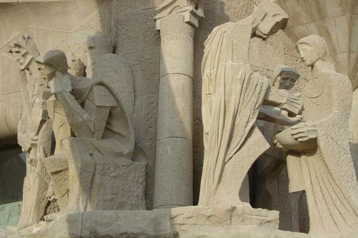 katedral-barcelona-Sagrada-Familia-figürleri-Pitie-yeniden boyutlandırılmış
