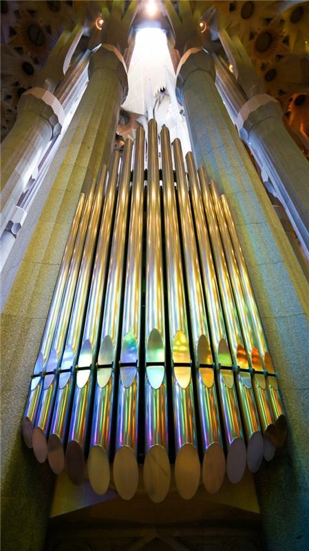 katedral-barcelona-Sagrada-Familia-org-detaylar-yeniden boyutlandırılmış