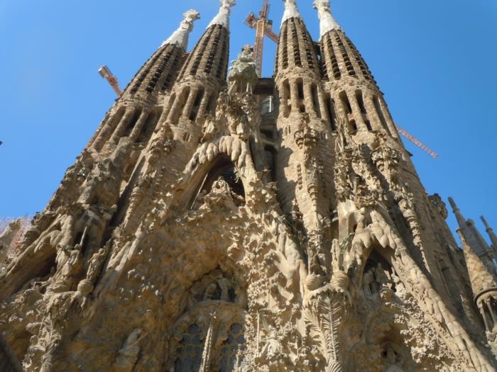 katedral-barcelona-Sagrada-Familia-vitres-yeniden boyutlandırılmış