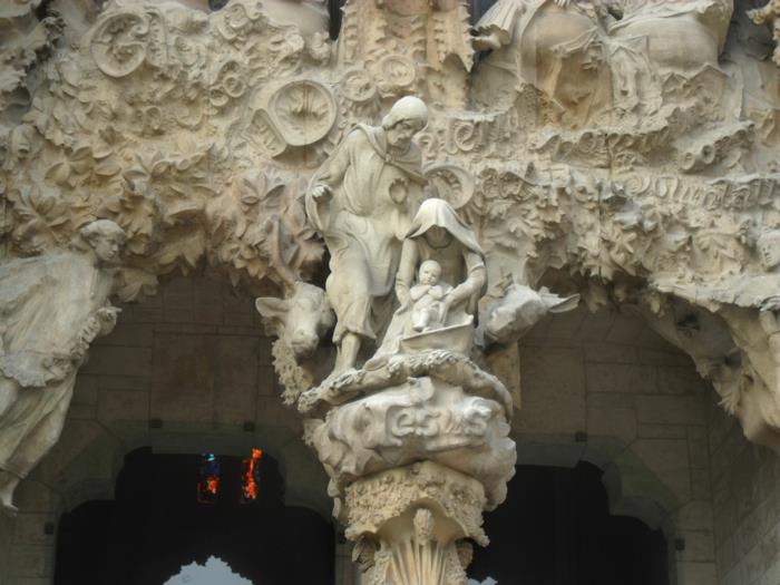 katedral-barcelona-Sagrada-Nativite-le-petit-Jesus-yeniden boyutlandırılmış