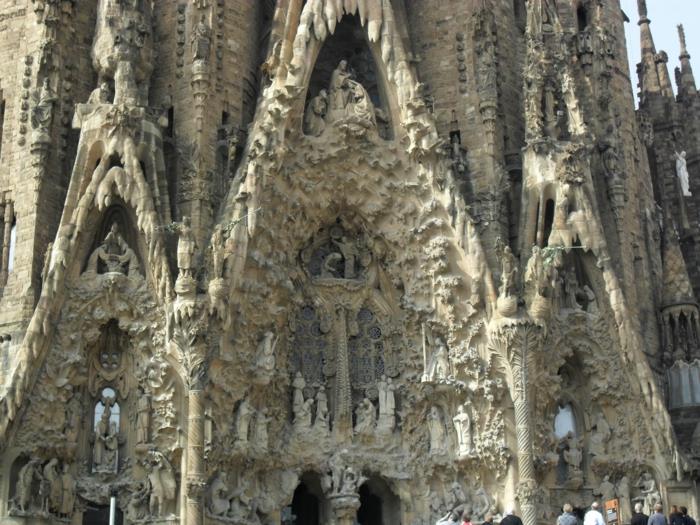 katedral-barcelona-Sagrada-le-Christ-born-yeniden boyutlandırılmış