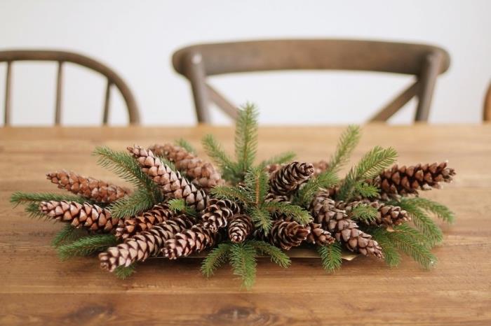 ideja, ki jo lahko naredite z borovimi storžki, okras borovega storža DIY za mizo, enostaven božični DIY