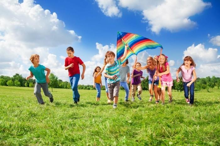 uçurtma-çocuk-rengarenk-uçurtma-modeli-tüm-çocuklar-tabi-uçurtma