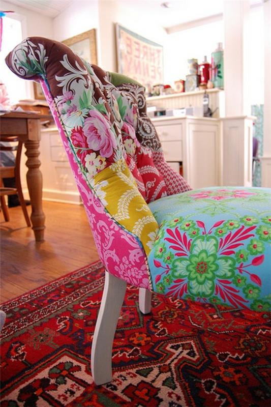 vintažinės spalvos kėdė