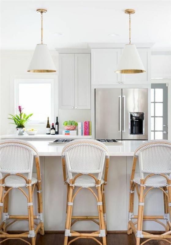 moderni-virtuvė-kėdė-baltos pintos kėdės