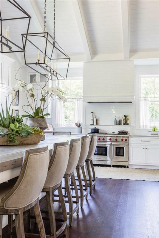 modernus-virtuvė-kėdė-balta-virtuvė-modernus-kotedžo stilius