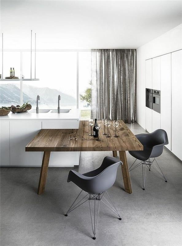 modernus-virtuvė-kėdė-medinė-virtuvė-stalas ir juodos kėdės